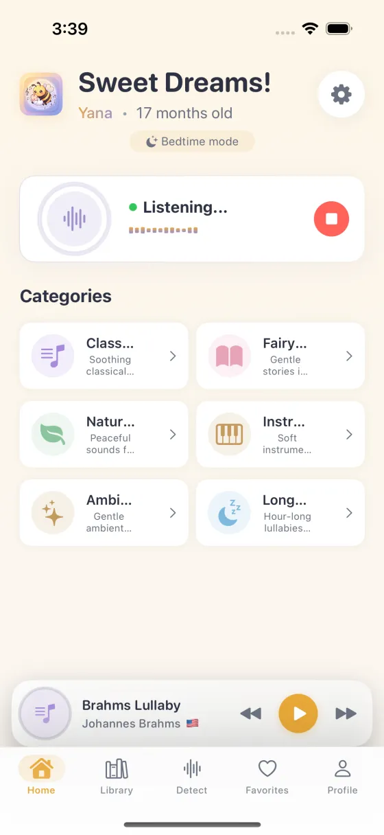 Soothbee listening — the app's live cry-detection screen with an animated waveform